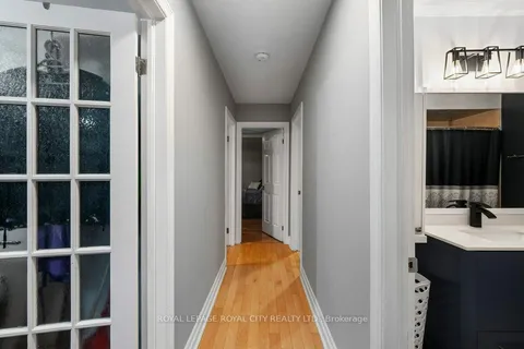 758 Annamore Rd, Mississauga, ON L4Y 2V7