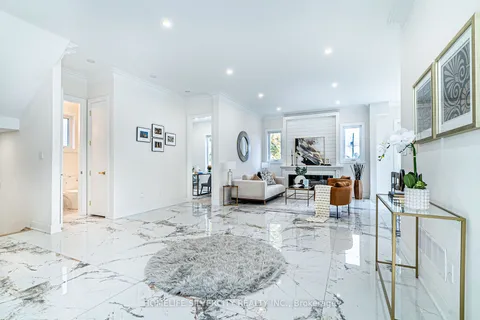 7655 Redstone Rd, Mississauga, ON L4T 2B7