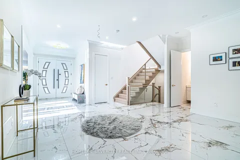 7655 Redstone Rd, Mississauga, ON L4T 2B7