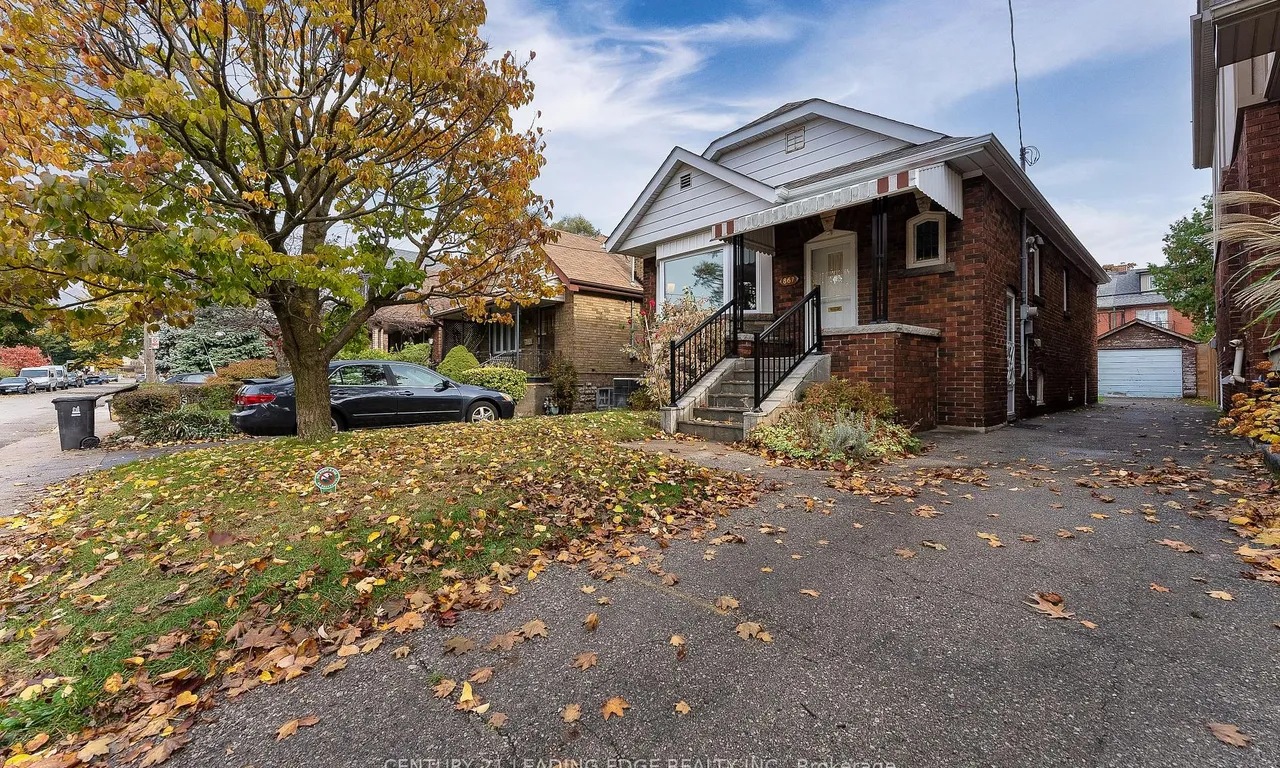 867 Windermere Ave, Toronto, ON M6S 3M8