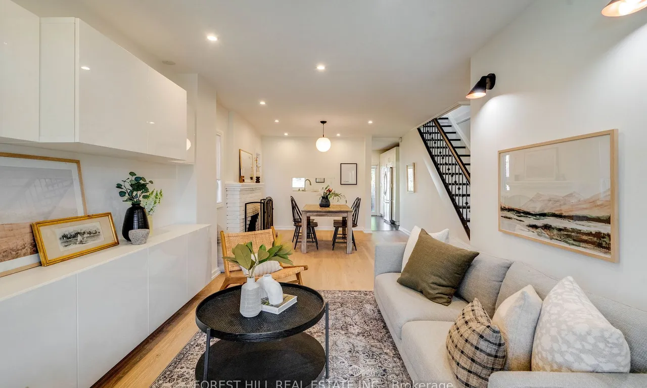 82 Bowie Ave, Toronto, ON M6E 2P5