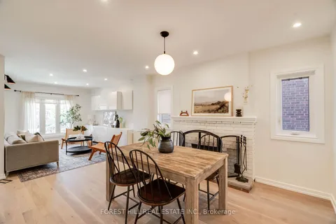 82 Bowie Ave, Toronto, ON M6E 2P5