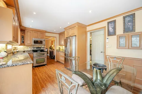 1230 Fleet St, Mississauga, ON L5H 3P5