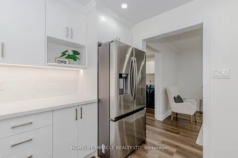 44 Leatherhead Crt, Brampton, ON L6S 5E8