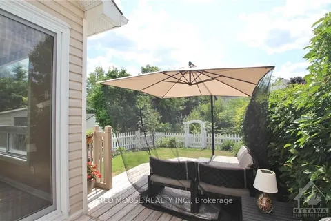 16 HODGSON Crt, Kanata, ON K2K 2T3