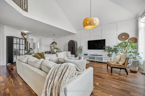 33 Stuckey Lane, East Luther Grand Valley, ON L9W 6W5