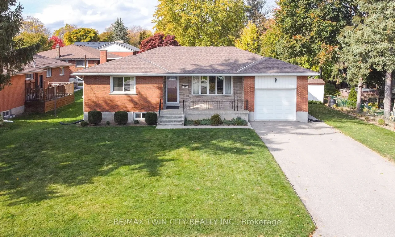 5 Allwood St, Brantford, ON N3R 2T9