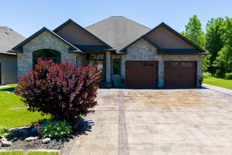 3849 Ferne Avenue, Plympton-Wyoming, ON N0N 1E0