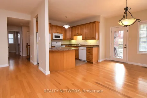 36 Golden Meadow Dr, Norfolk, ON N0A 1N3