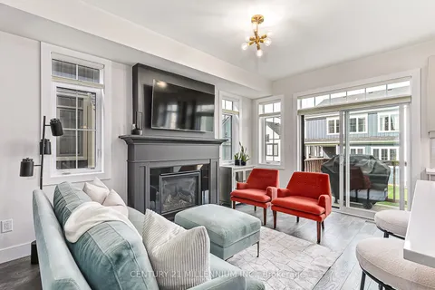 120 Sycamore St, Blue Mountains, ON L9Y 0R4