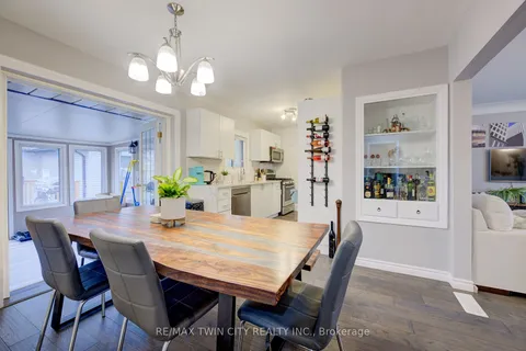 138 Mackay Cres, Waterloo, ON N2J 3K3