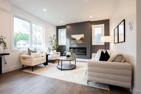 207 Eagle St, North Middlesex, ON N0M 2K0