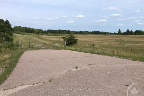 15758 Hwy 17 Highway, ON K7S 3G7