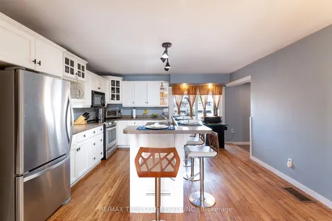 310 Emily St, Chatham-Kent, ON N8A 4K3
