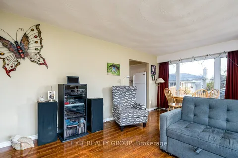 9 Bishop Blvd, Quinte West, ON K0K 2E0