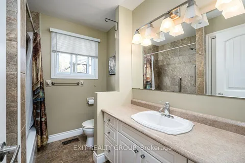 9 Bishop Blvd, Quinte West, ON K0K 2E0