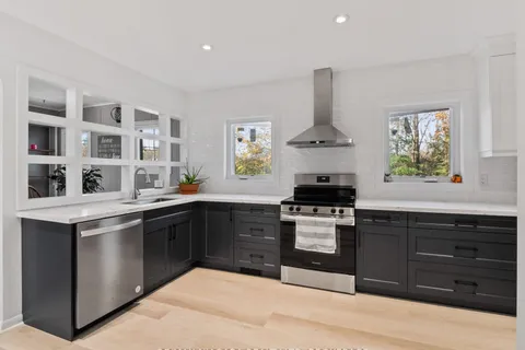 1194 Bertie St, Fort Erie, ON L2A 5S3