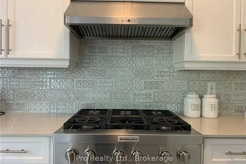 23 WHITTON Dr, ON N3T 0T6