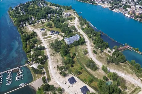 413 BOIS BLANC Blvd, Amherstburg, ON N9V 0H9