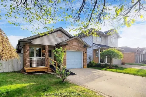 1 JENNIFER Cres, St. Catharines, ON L2M 7Y9