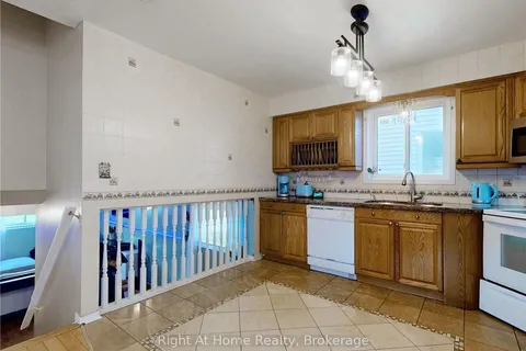 1 JENNIFER Cres, St. Catharines, ON L2M 7Y9