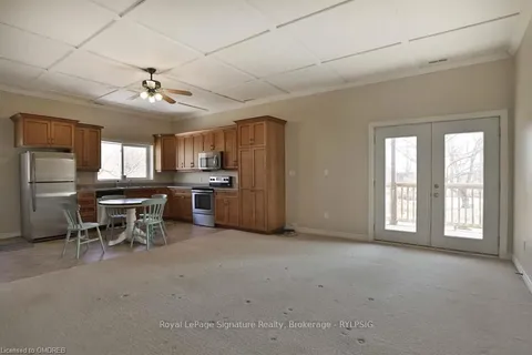 1694 CENTRE RD, Hamilton, ON L8N 2Z7