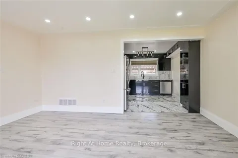 1119 GLANCASTER Rd, Hamilton, ON L0R 1W0