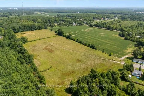 826 LYONS CREEK, Welland, ON L3B 5N4