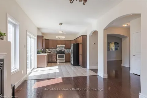 553 CARRIAGE Lane, Peterborough, ON L9L 0A6