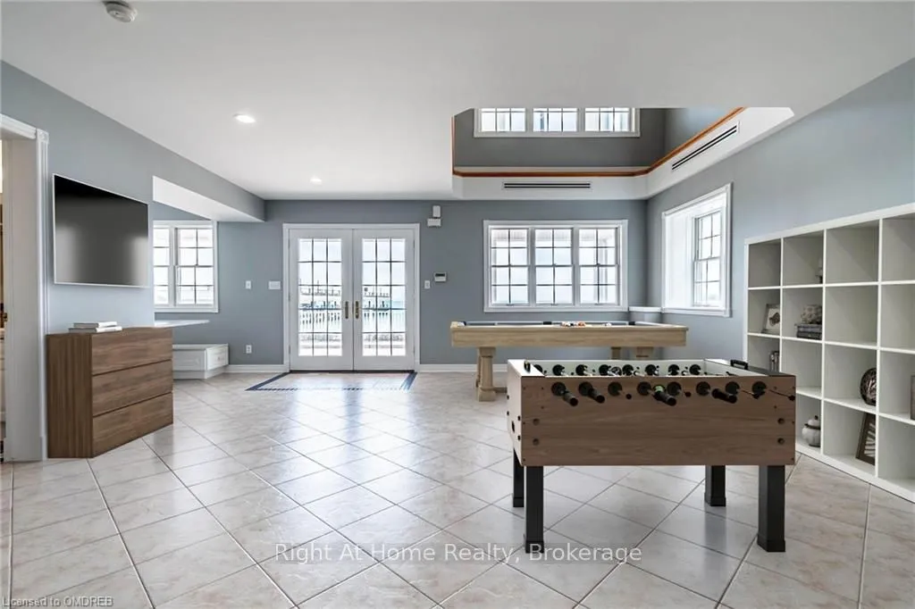 Detached interior view at 54 PROMENADE Way Fort Erie