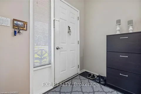 1387 STATION St, Pelham, ON L3B 5N5