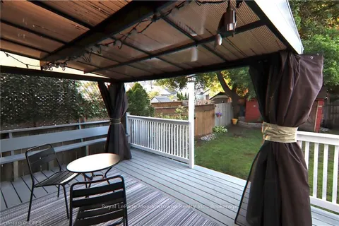 97 FRANCIS St, Hamilton, ON L8L 3V4