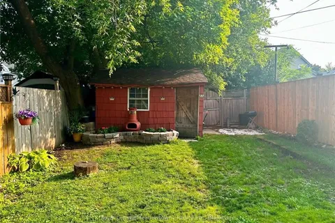 97 FRANCIS St, Hamilton, ON L8L 3V4