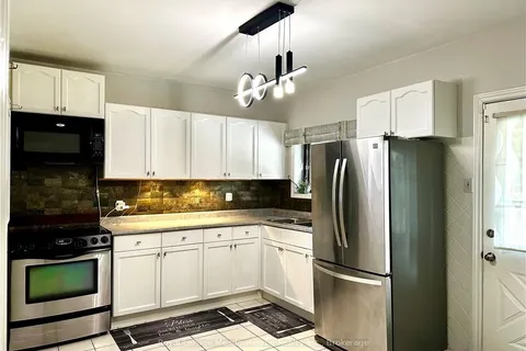 97 FRANCIS St, Hamilton, ON L8L 3V4