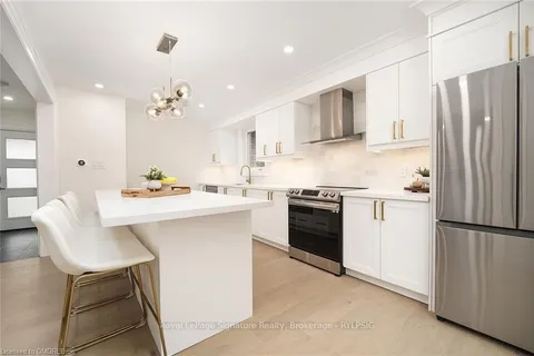 52 WATT St, Guelph, ON N1E 6W6