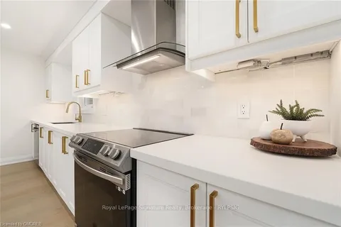 52 WATT St, Guelph, ON N1E 6W6