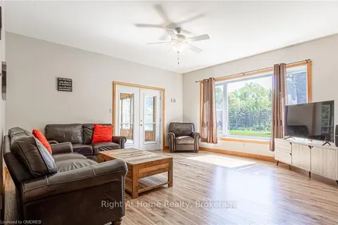 146 OKE Dr, Armour, ON P0A 1C0