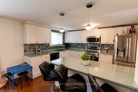 48 ROCHELLE Dr, Guelph, ON N1K 1L2