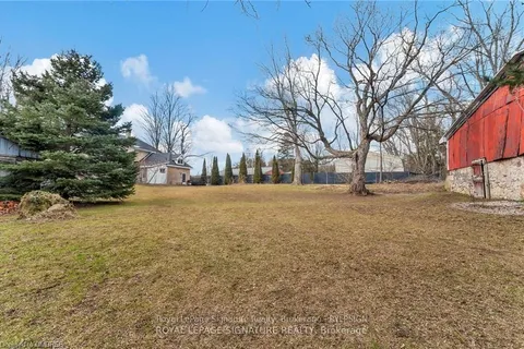 1592 CENTRE Rd, Hamilton, ON L8N 2Z7