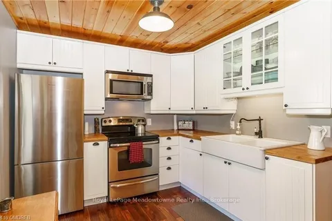 684A SOUTH SHORE Rd, ON P0A 1X0