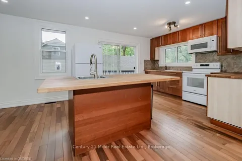 86 WOODWARD STREET, Bracebridge, ON P1L 1J8