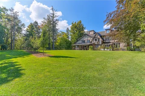 353 SULPHUR SPRINGS Rd, Hamilton, ON L9G 4T7