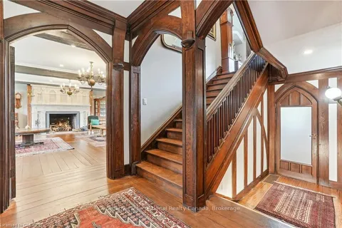 353 SULPHUR SPRINGS Rd, Hamilton, ON L9G 4T7