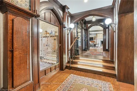 353 SULPHUR SPRINGS Rd, Hamilton, ON L9G 4T7