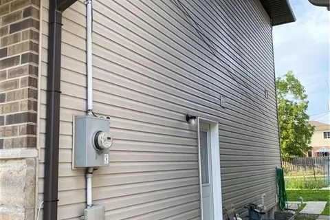 9 CHESTNUT St, St. Catharines, ON L2T 1G6