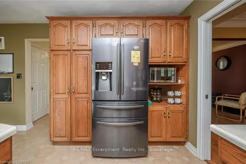 7102 BURBANK Cres, Niagara Falls, ON L2J 4E7