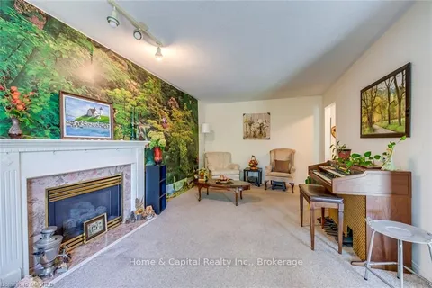 24 WESTLAND St, St. Catharines, ON L2S 3W9