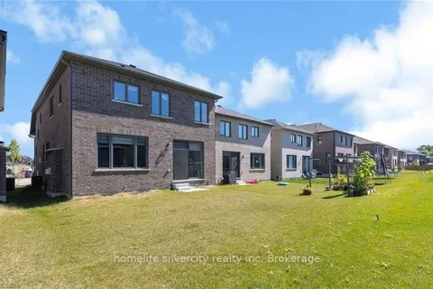 940 SOBESKI Ave, Woodstock, ON N4T 0N7