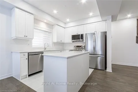 10 BRODDY Ave, ON L3T 0V2