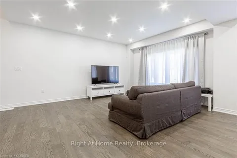 10 BRODDY Ave, ON L3T 0V2